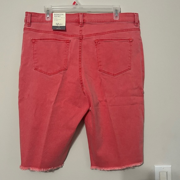 NWT Style & Co Women’s Denim Cherry Bliss Bermuda Mid Rise Shorts - Picture 5 of 8